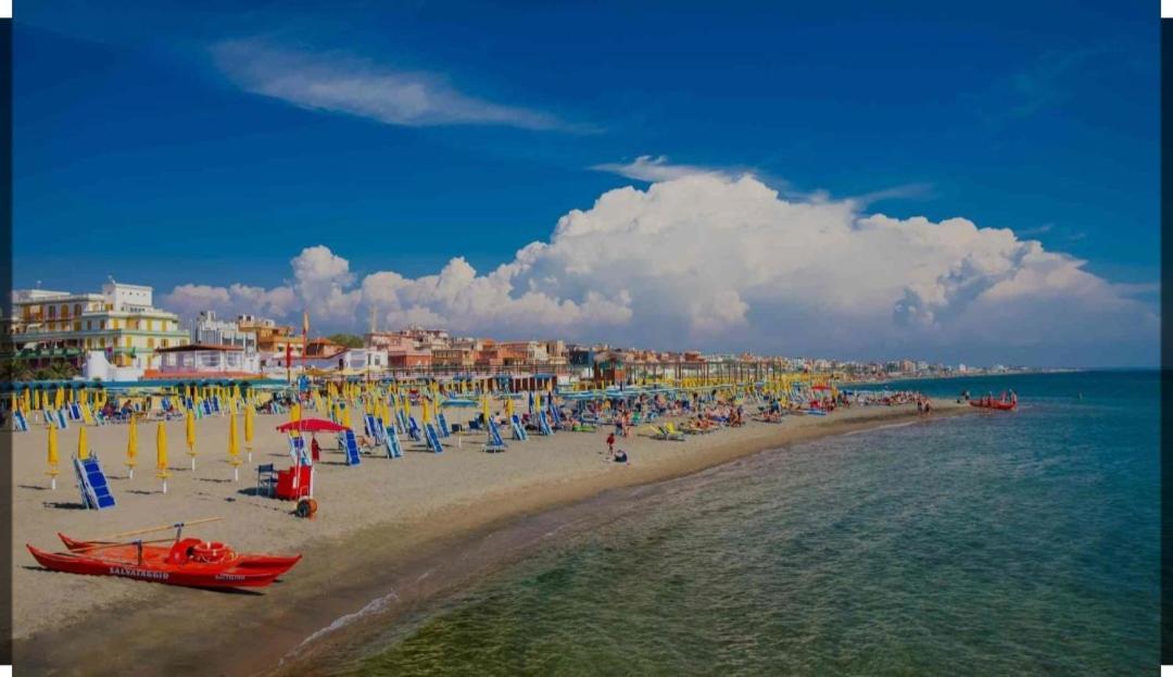 Attico Granelli Di Sabbia Appartement Ostia Buitenkant foto